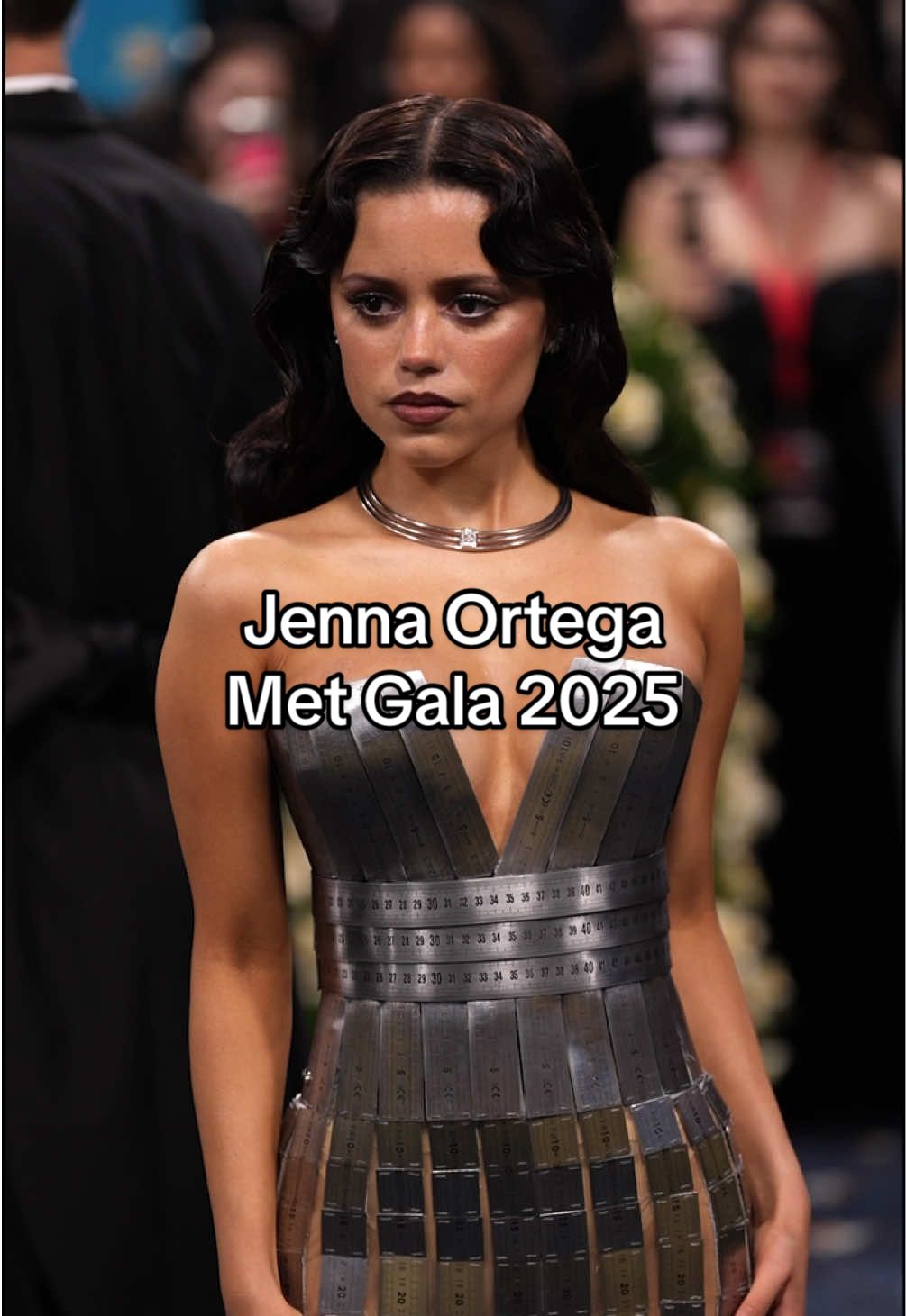 #JennaOrtega sul red carpet del #MetGala 2025 #MetGala2025