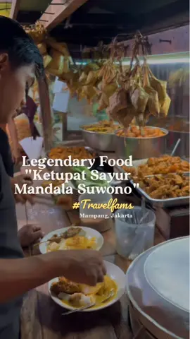 Hi guys this is recomendation night culinary and fit for you all workers 😍 📍Ketupat Sayur Mandala Suwono This content based on Indonesian talk #healing #food #foodiesofinstagram #staycation #jakartastreetfood #jakartahits #travelfams 