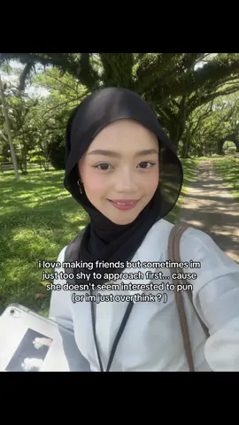 im not that introvert but sometimes rasa macam maybe she needed space ? ive been eyeing this one person shes pretty tho and wanted to be friends with but ik it wont happen 😭
