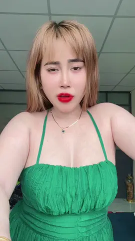 Voi vag yeu lm gi roi lang le ra di 😆😆