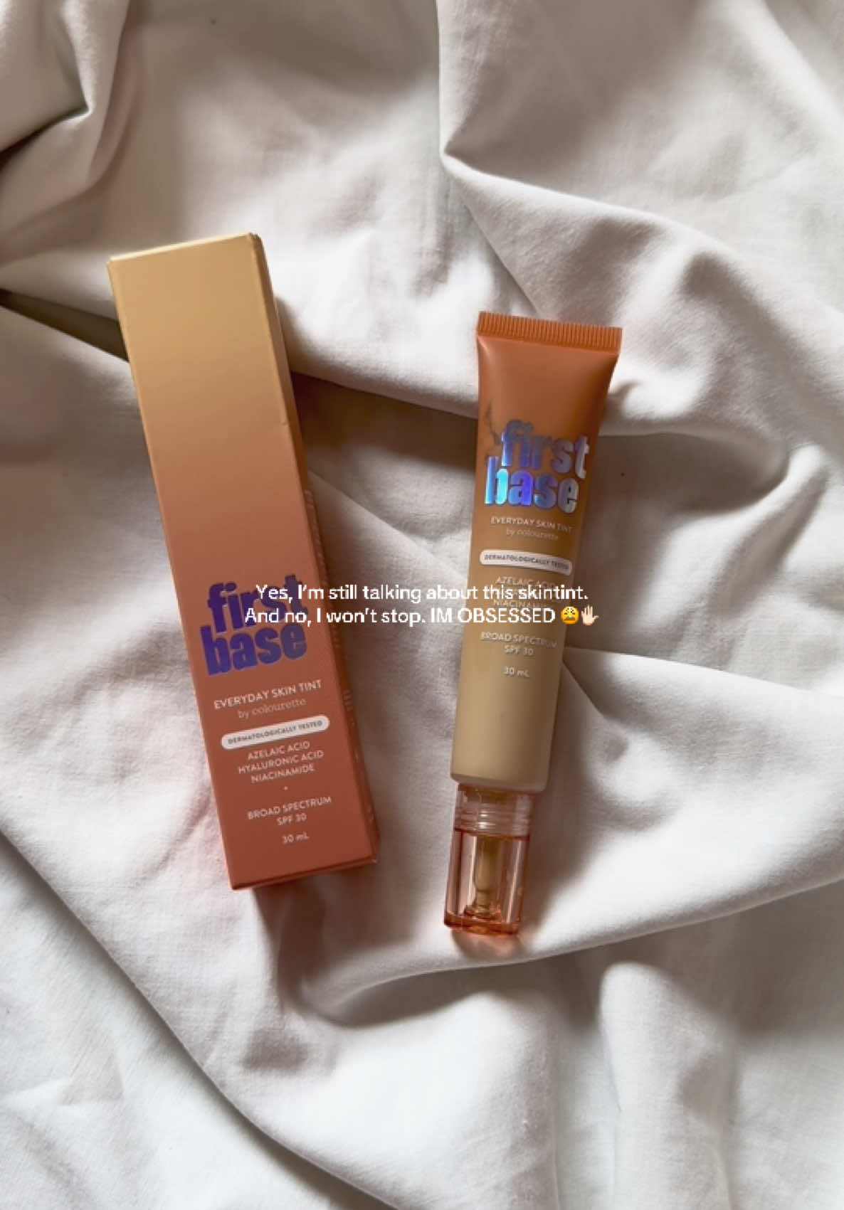 This literally took over my foundation’s job. @Colourette Cosmetics #colourettecosmetics #colourettefirstbase #skintint #BeautyTok #fypage #fypp 