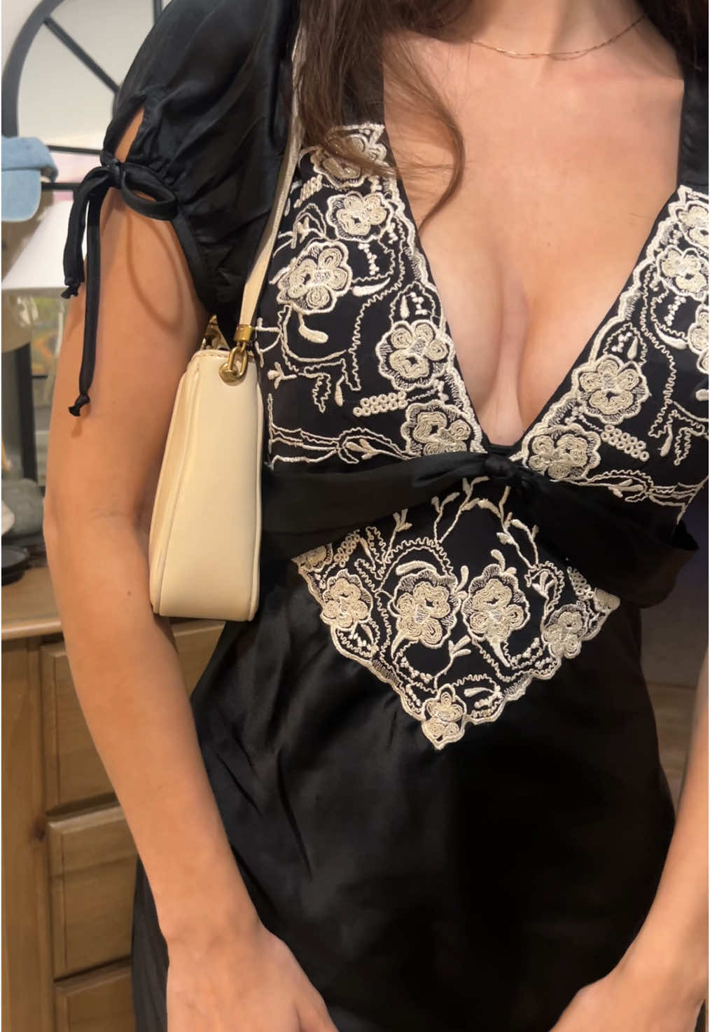 easy summer dress for a variety of occasions✨🍷#summerdresses #datenight #outfitinspo 