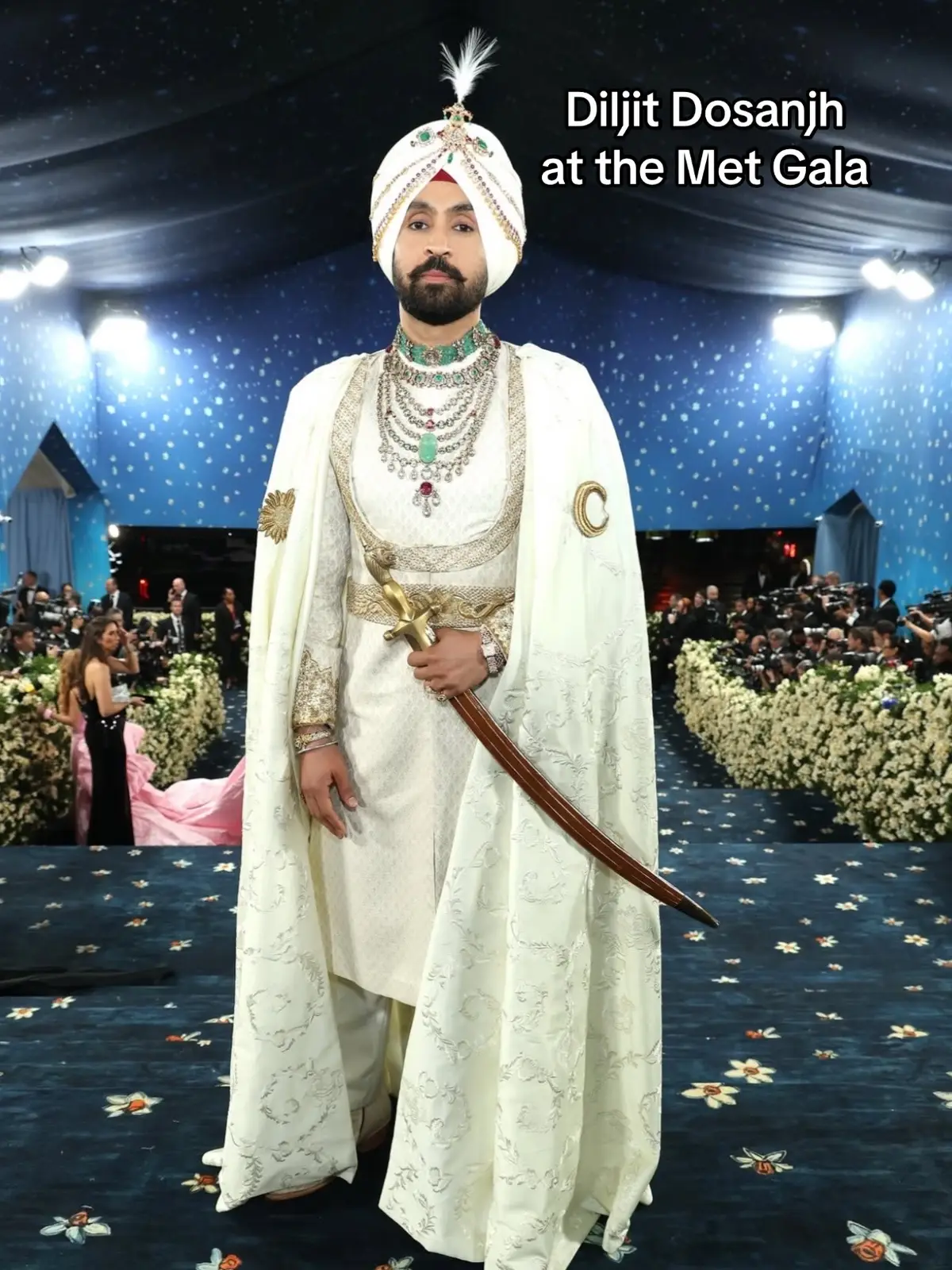 Should we say maharaja Dosanjh because that’s what he’s giving #metgala #metgala2025 #maharaja #diljitdosanjh #diljit 