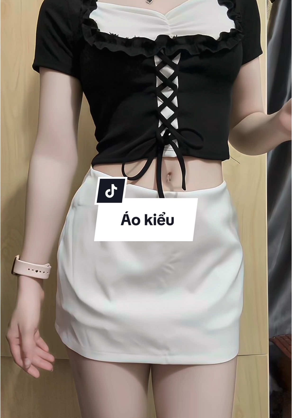 Tưởng áo không đẹp mà đẹp không tưởng á #aocroptop #aokieu #aohottrend #hottrend #macgidexinh #xuhuong 