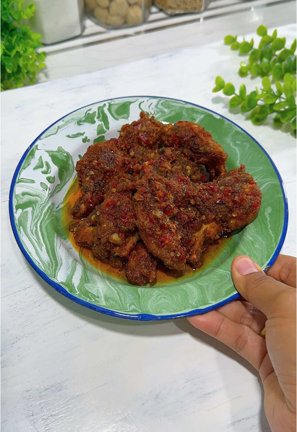 Bumbunya di awur2 ke nasi aja udah enak 😍 Bahan-bahan: 📌 Marinasi Ayam 600gram sayap ayam 1 sachet bumbu marinasi 1 sachet lada bubuk 2 sdm maizena 2 sdm air Bumbu halus: 8 bawang merah 7 cabe merah 15 cabe rawit Garam Gula 1 sachet bawang putih bubuk 2 sdm larutan asam Jawa #masakanrumahan #menuharian #menusimpel #menusederhana #olahanayam #ayamchilipadi #reseptiktok #dinapuji95 @Redchef Store 