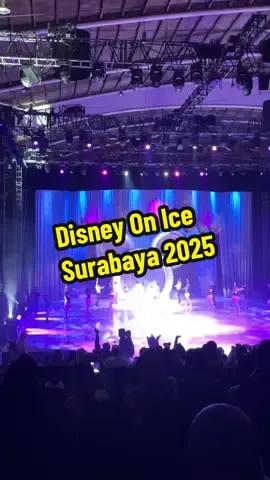 menurutku yg tiket diamond kurang worth it.. kenapa? karna terllu deket, emang si lebih jelas liat muka org2nya. cuma kl rada atas dikit layout nya lebih keliatan dan lebih menyeluruh liatnya.. udah gitu diamond mahal bgt juga 😬 #disneyonice #disneyonicesurabaya #disneyoniceindonesia #disneyindonesia #pertamakalinontondisney #jatimexpo #ceritanovel 