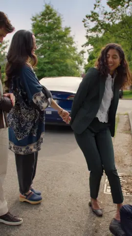 this has GOT to be the most awkward arrest ever 😳 📺: #animalcontrolfox #vellalovell #gracepalmer #arrest #police #Relationship #exboyfriend #exgirlfriend #funny #FOX