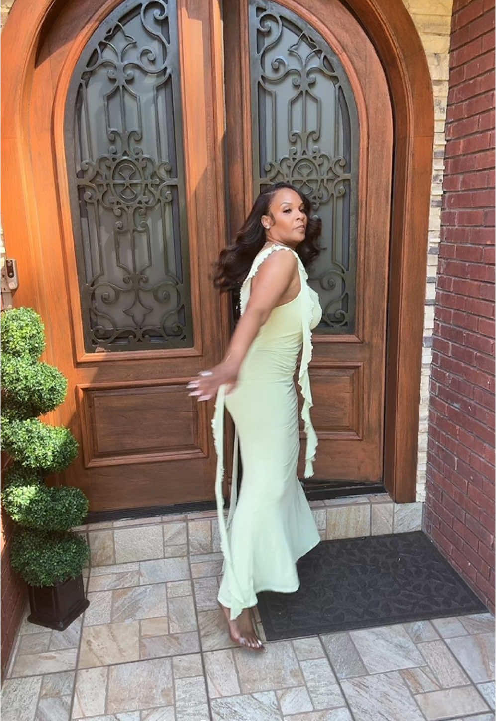 This is the perfect spring/summer dress for all your events. Choose your favorite color! #summerdresses #dresses #classydress #elegantdress #ciderdress #fashionstyleinspo #womensclothestiktokshop #mothersdaytiktok #wardroberefresh ##creatorsearchinsights @CiderEssentials 