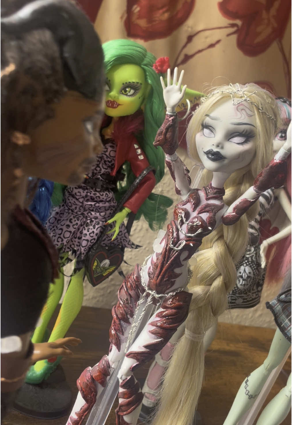 Ladiiiesss…  @T  #bg3 #wyll #orin #jinx #monsterhigh #dnd #dungeonsanddragons #dolls #monsterhighcustom #ooak #dollrepaint #laezel #shadowheart #baldursgate3 