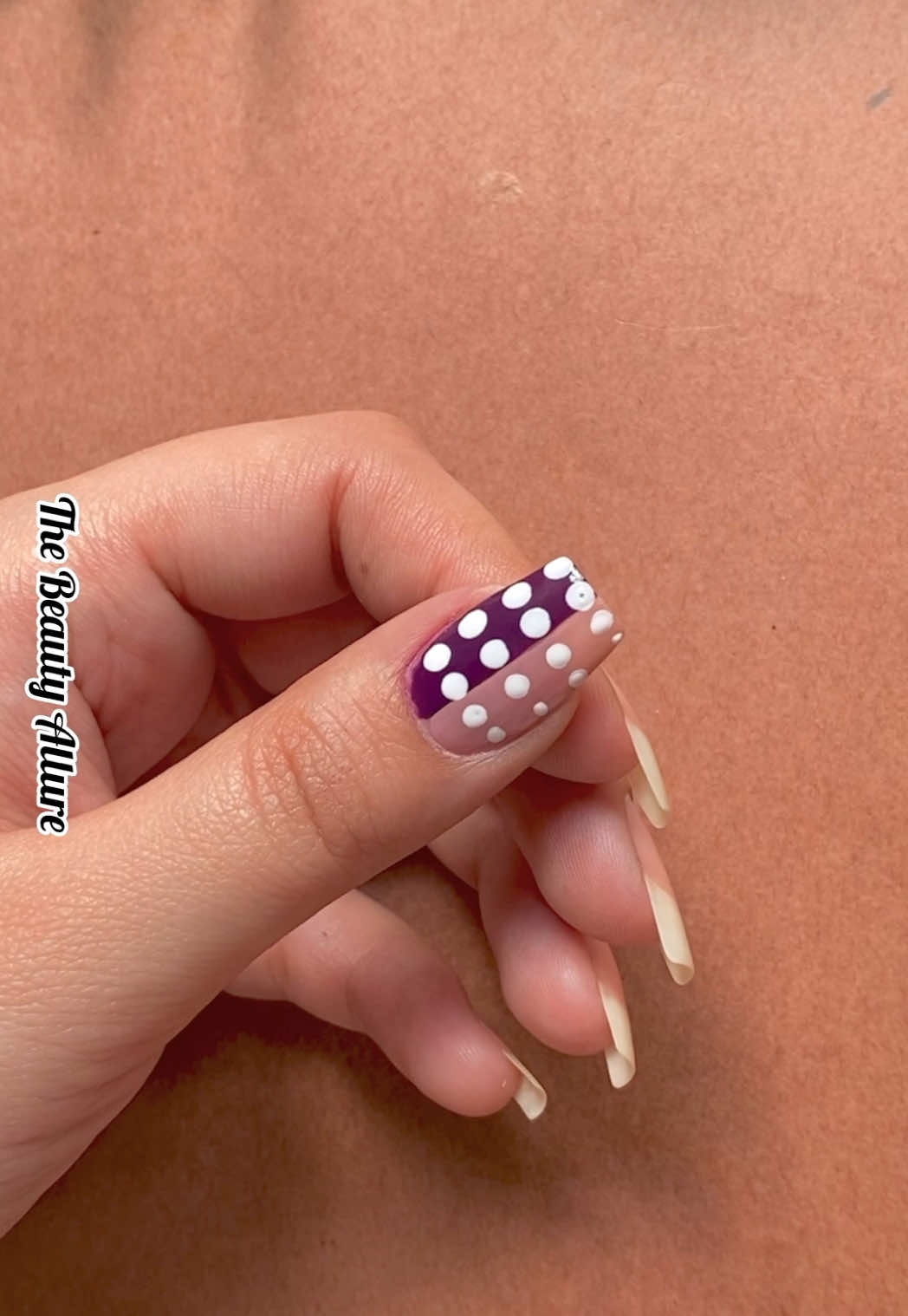 💅💙 easy dot nail art #nail #nails #nailsnailsnails #nailart #nailarts #nailartdesign #nailarttutorial #easy #easynailart #beginnersnailart #notoolnailart #notools #nailartwithouttools #nailartathome #athomenails #nailstyle #nailswag #nailsinspiration #nailpro #nailartist #nailtutorial #naildesign #nailart2024 #thebeautyallure 