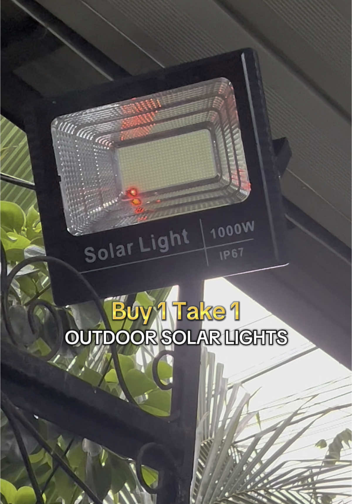 Eto yung magandang honest review, 11 months bago ko ginawan ng review video to make sure heavy duty! Buy1 Take1 pa!😎💯 #solarlight #buy1take1 #outdoorlighting #solar #fyp #fyppppppppppppppppppppppp #affiliatemarketing 