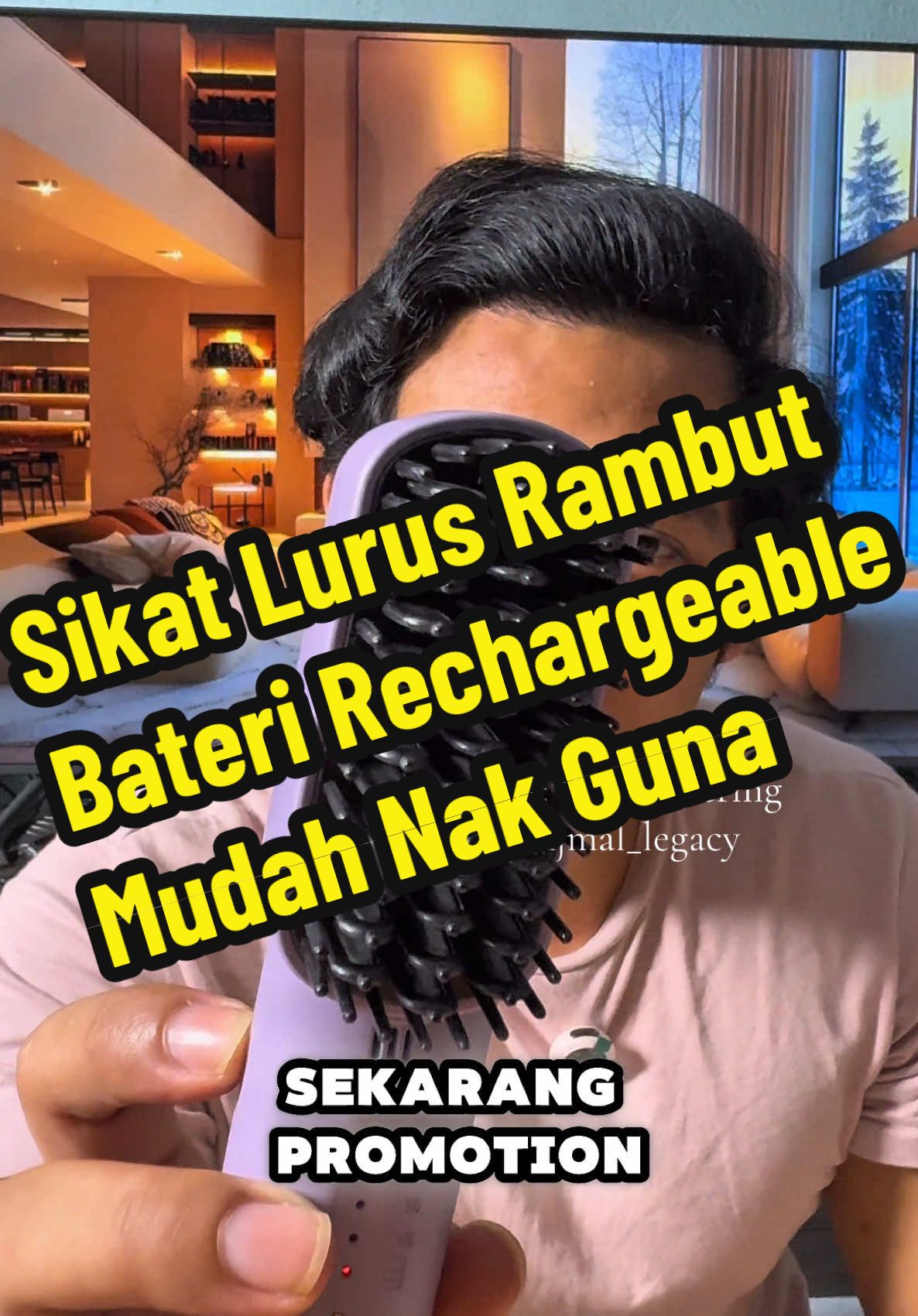 Sikat rambut lurus ni guna bateri rechargeable boleh bawak Travel jugak. Sikat rambut lurus ni boleh set suhu sampai 200 celcius. Paling best sikat rambut lurus ni mudah nak guna sikat je rambut nanti terus lurus. Sikat rambut lurus ni warna pun cantik tau. Cek kat beg kuning sekarang tengah promo tau sikat rambut lurus ni. 😍 #pelurusrambut #pelurusrambutvirall #sikatrambut #sikatlurusrambut #sikatrambutlurus #hairstraightener 