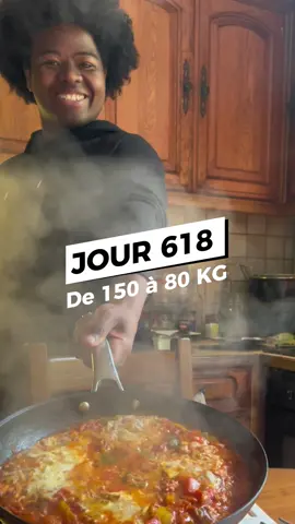 J618, de 150 à 80 kg, let me cook 🧑🏾‍🍳 Petite recette simple pas trop compliqué, à essayer a la maison surtout si vous aimez les poivrons 🫑  Et encore une fois faites pas comme moi, ne vous brulez pas 😋 Retrouver le filet de poulet mariné a la tomate sur PROZIS  -10% avec le code [PHILFATXY] sur tout le site 😁✌🏾