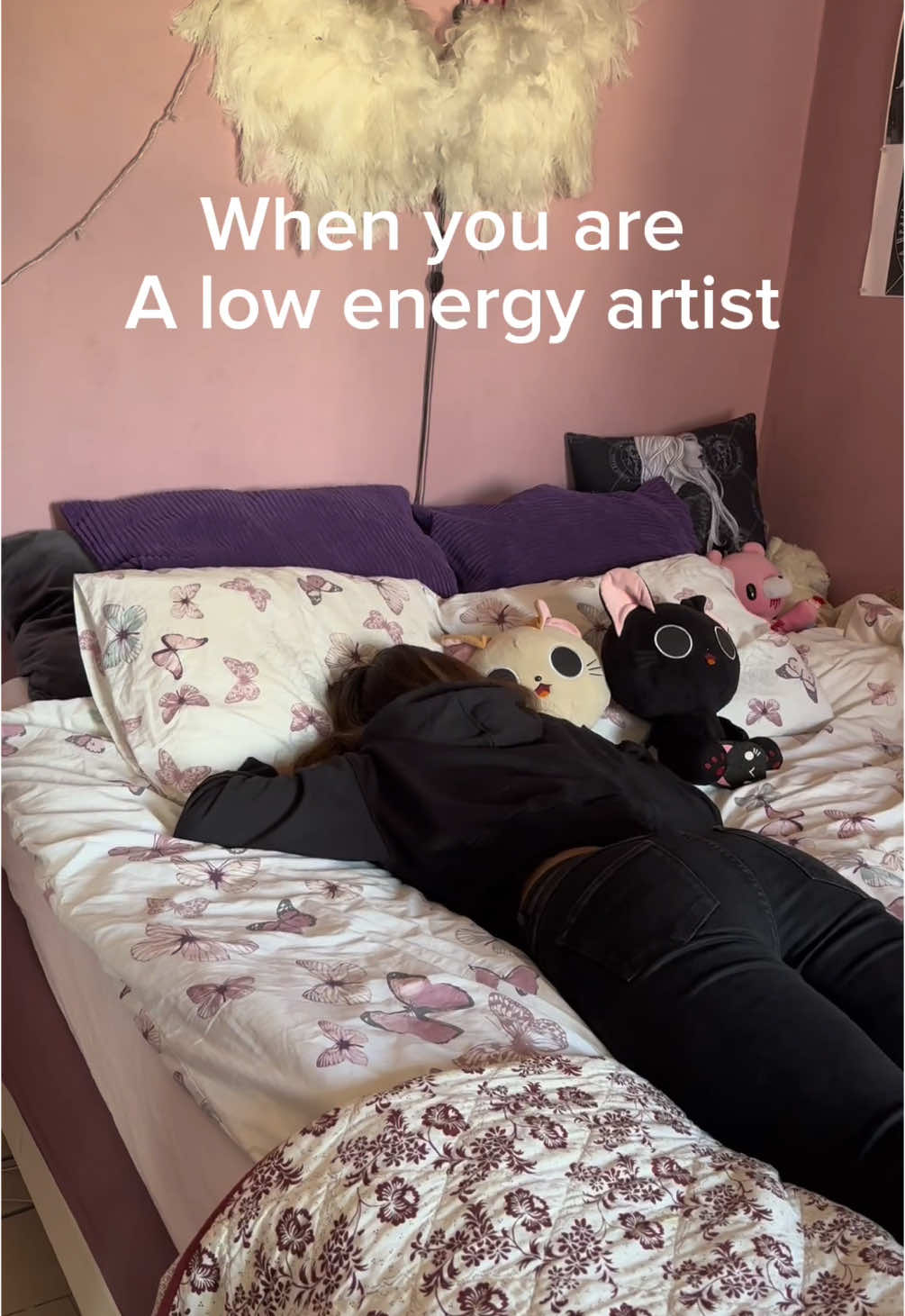 How are some of these artists creating 10 polished drawings a day?? Please tell me your secret  #art #artist #artistsoftiktok #artistatiktok #funnytiktok 