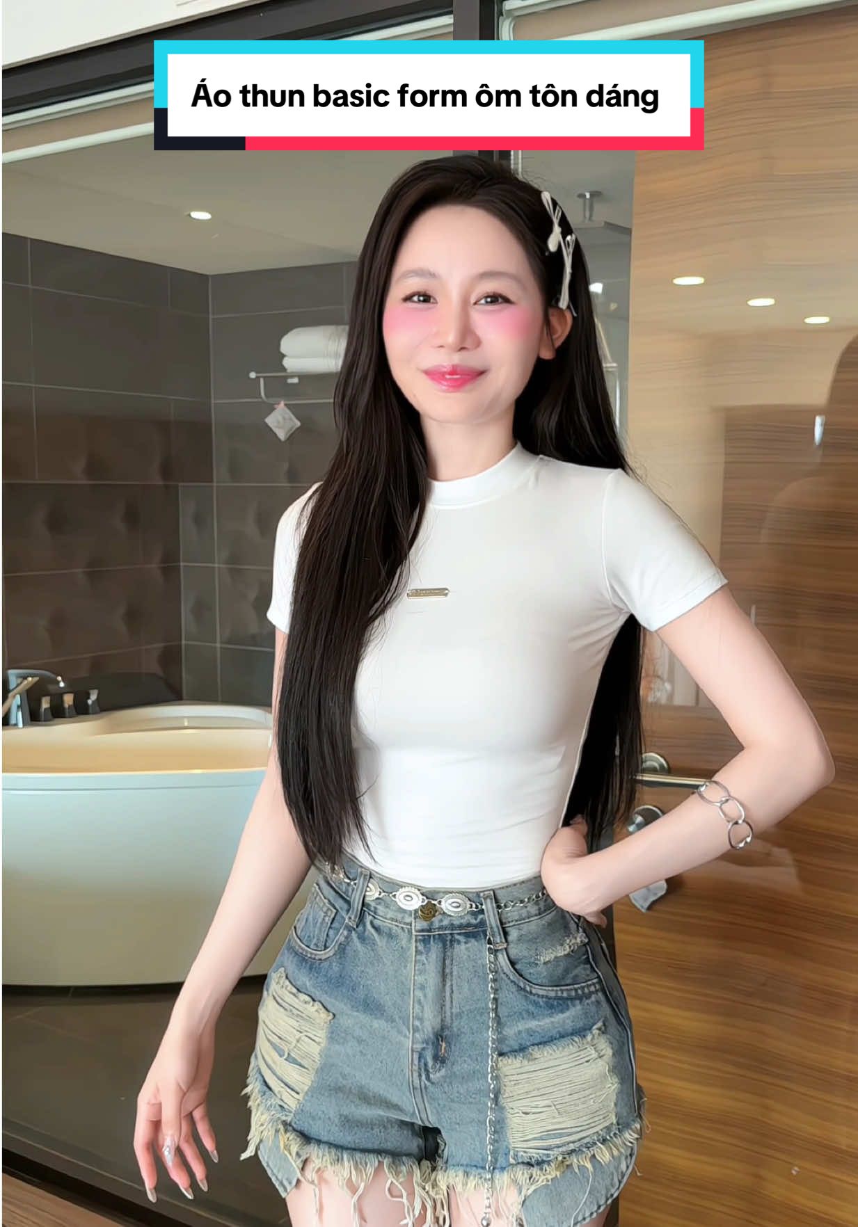 Áo thun basic form ôm tôn dáng ạ #aoxinh #aonuxinh #webuild #22etm #trinhlunglinh96 #justdunstore #aothun #fashion #justdunhn #xh 