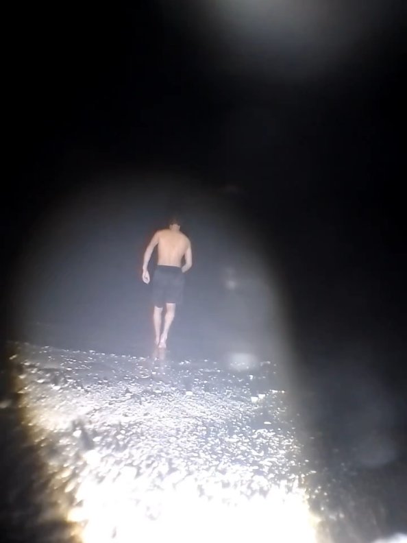 Best time tò train at the Sea🌊🥊🌑 #boxing🥊 #nighttraining #training #sea #beach #practice #shadowboxing #workoutchallenge 