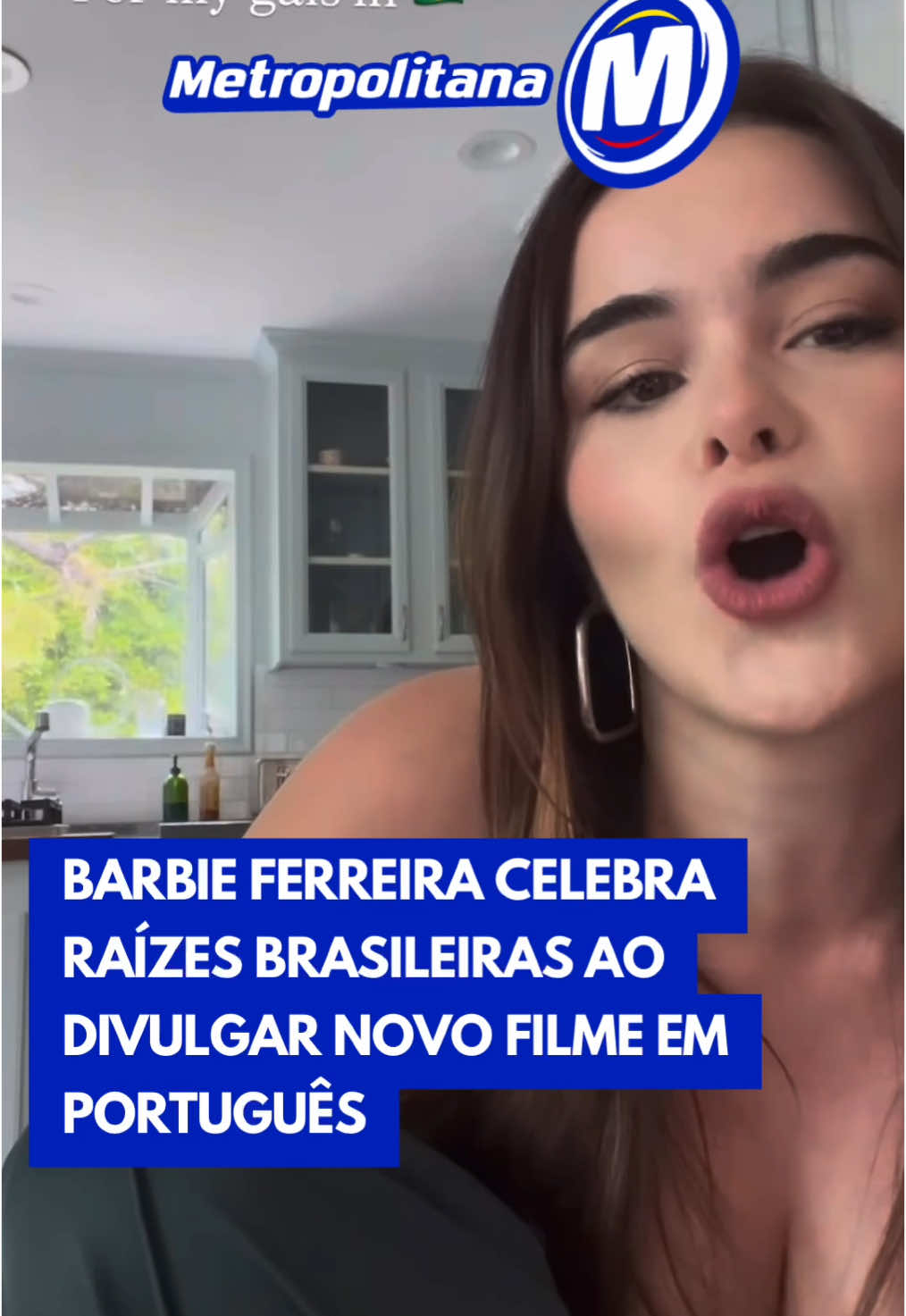 Barbie Ferreira, ex-atriz de Euphoria e filha de mãe brasileira, compartilhou nos stories do Instagram um vídeo falando em português para divulgar seu novo filme. A atriz surpreendeu os seguidores ao reforçar sua conexão com o Brasil de forma descontraída e carinhosa, dizendo que está animada com o lançamento e feliz por poder incluir o público brasileiro na divulgação.  (Reprodução: @barbieferreira ) #entretênews #tiktoknoticias 