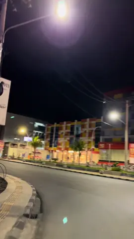 Kadang butuh angin malam biar tetap waras 😌 #palu #pesonapalu #palusulteng #for #foryoupagе #fypage #fypツ #beranda #tiktokhits #tiktokviral #fyppppppppppppppppppppppp 