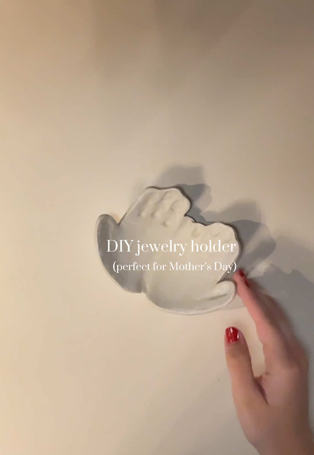 A little Mother’s Day DIY🩷💐@Crayola #motherhood #mothers #mothersday #mothersdaygift #mothersdaygiftideas #mothersday2025 #gift #keepsake #gifting #DIY #diygift #diygiftideas #mother #girlmom #mom #momlife #momoftwo #momof2 #keepsakegift #handprint #jewlery #jewleryholder #clay #clayart #airclay #clayideas #art #sentimental #sentimentalgift #sentimentalgiftidea #forthegirls #forthemoms 