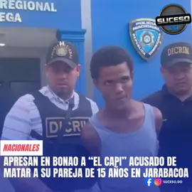 La Policía Nacional arrestó en Bonao a Carlos Enrique Ubiera de la Cruz, alias “El Capi”, acusado de asesinar a su pareja sentimental, la menor Marsieli Durán, de 15 años, en el sector Palo Blanco de Jarabacoa. El ataque, presuntamente motivado por celos, terminó con la vida de la adolescente tras recibir un disparo en el abdomen. El imputado estaba prófugo y fue capturado mediante orden judicial en Monseñor Nouel. 📢 ¡No te pierdas nada! Únete a nuestro canal de WhatsApp y recibe las noticias al instante. 📲 https://whatsapp.com/channel/0029Vb2dYzf1XquW8aDaa23z Marsieli sufrió trauma penetrante de abdomen, daño en la columna y el hígado, lesiones que terminaron con su vida. Su muerte ha causado gran indignación en Jarabacoa, donde la comunidad exige justicia y condena ejemplar. CAÍDA DE “EL CAPI”: ACUSADO DE MATAR A SU PAREJA ADOLESCENTE #JusticiaParaMarsieli #Jarabacoa #ViolenciaDeGénero #NoticiasRD #ElCapi #Bonao