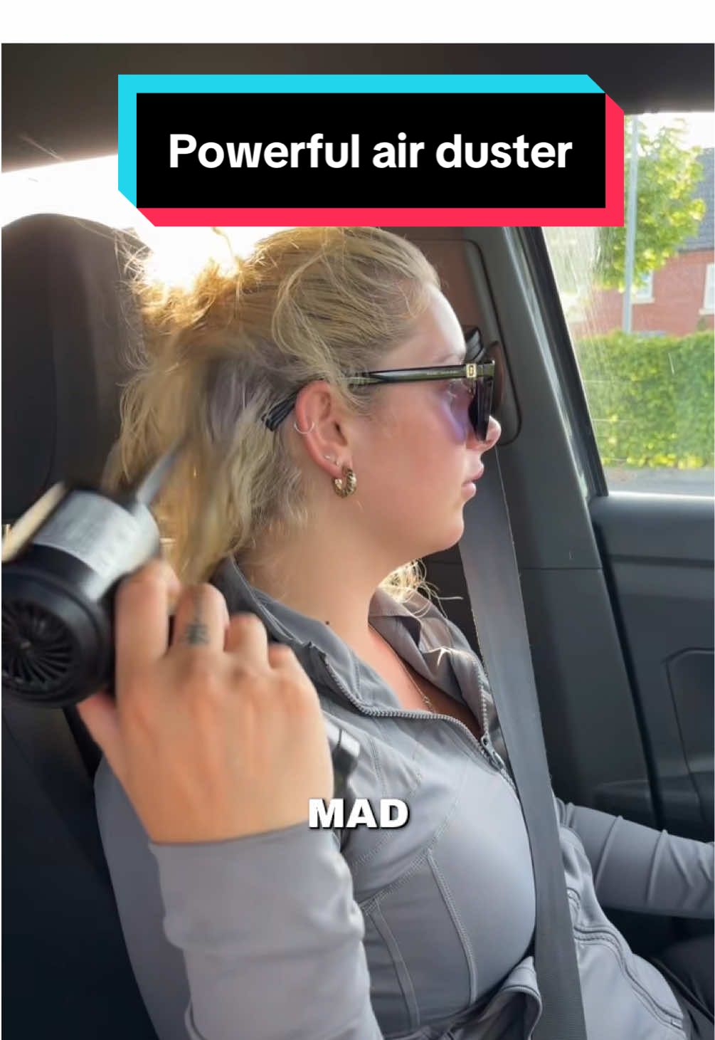 Best blow ever😍 #airduster #airblower #duster #tiktokmademebuyit #caraccessories 