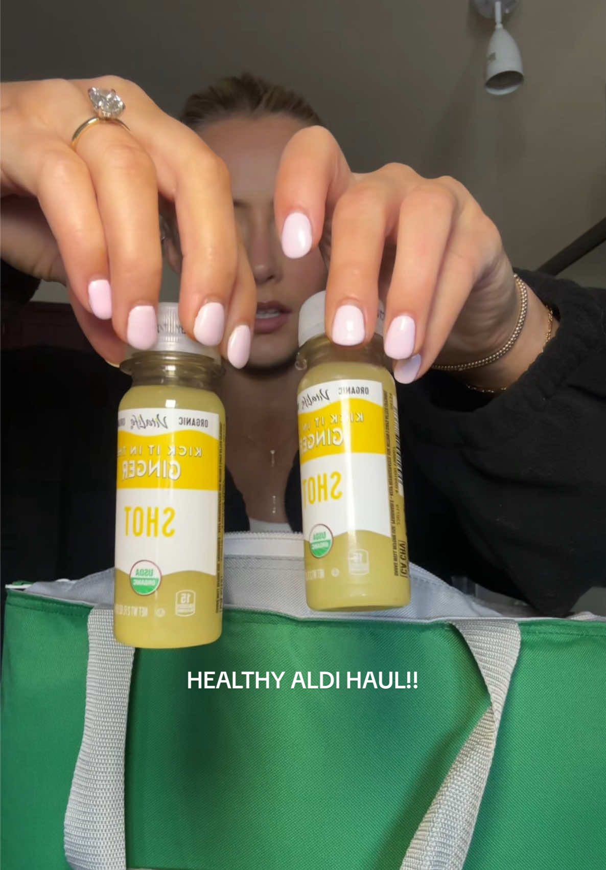 being healthy doesn’t have to be expensive!!! 🛒🥑🍏 #aldi #aldihaul #healthyliving #balancedlifestyle #groceryhaul 