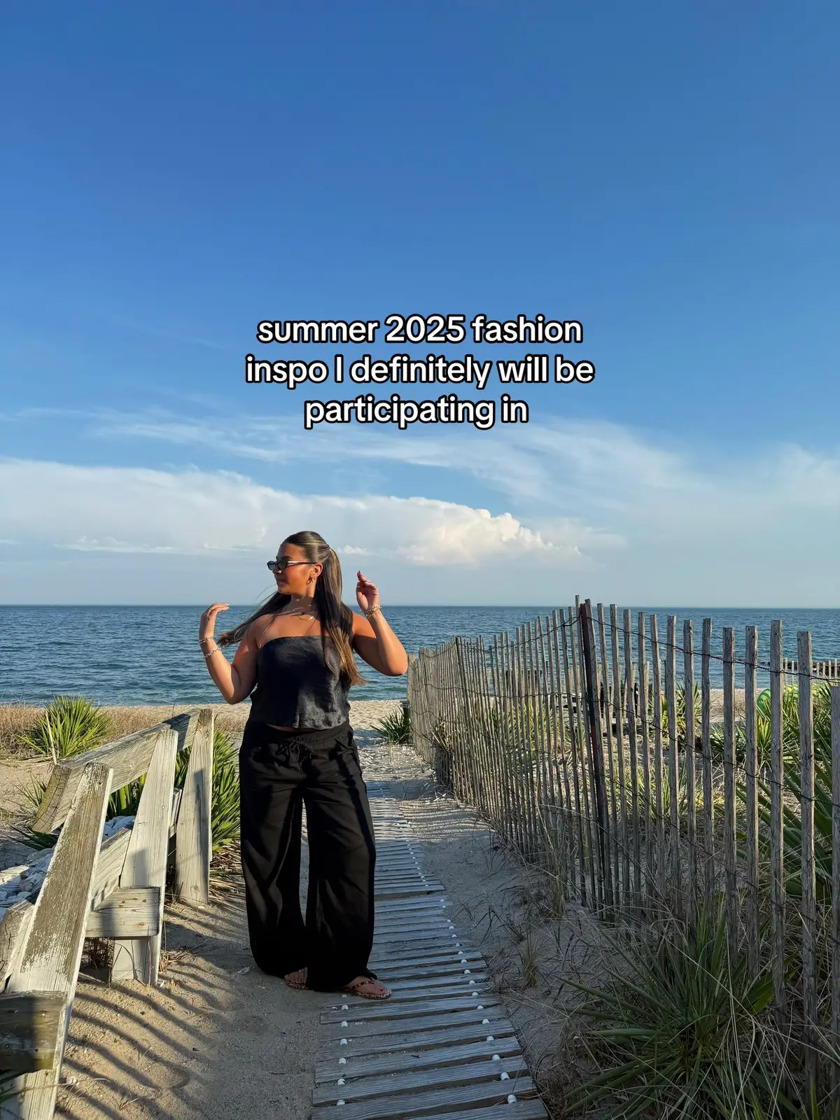 Especially trying to focus on the little pops of color as someone who wears black, white and grey 99% of the time 🙃🥰 #creatorsearchinsights #fashiontiktok #fashion #SummerFashion #Summer 