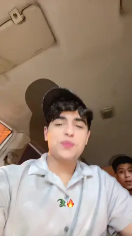صكرت ملفها لغنيه 😍