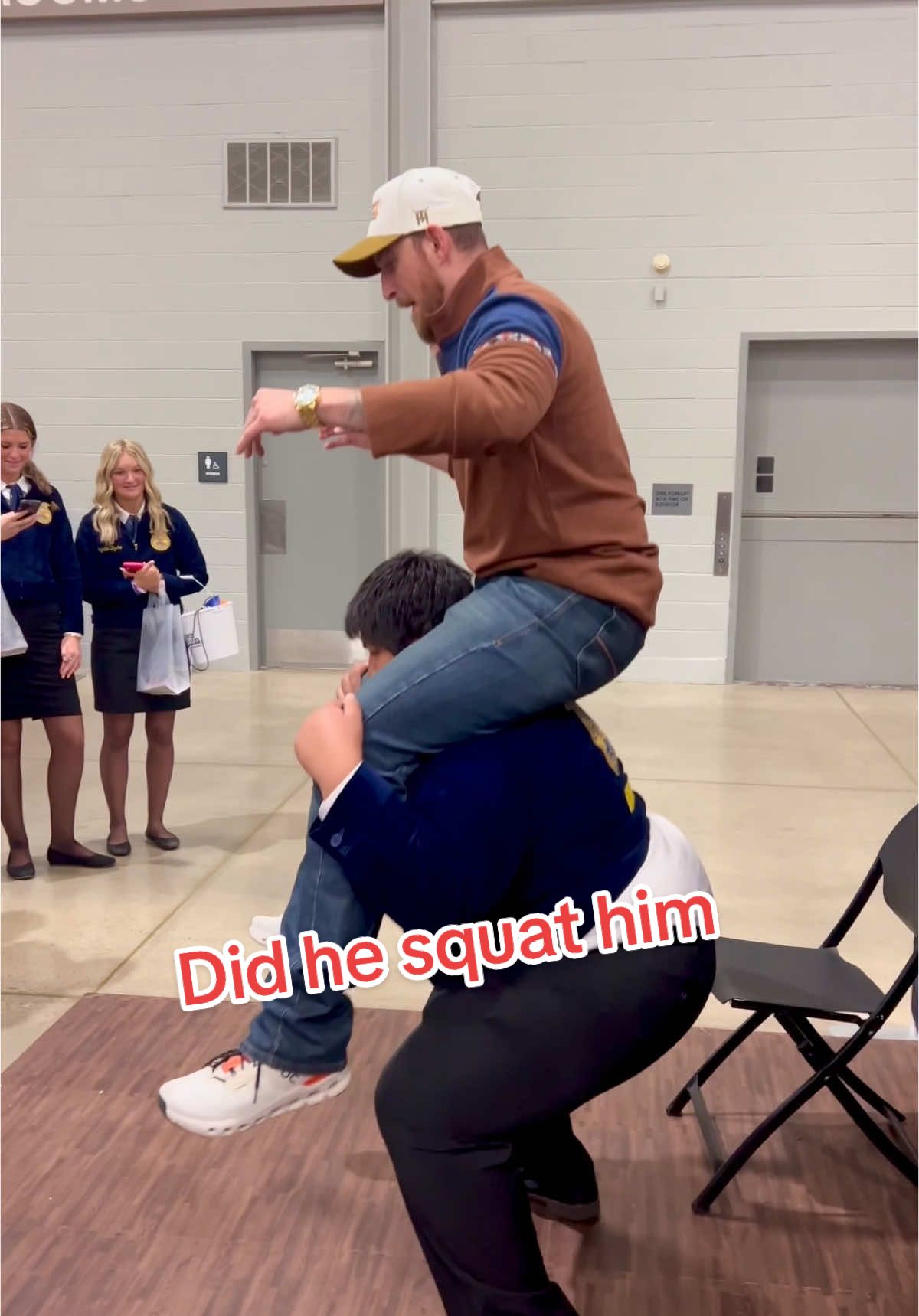 Can this 8th grader squat @Nick Luciano? @Roy Dinges and @Noah Young say there is no way #tratterhouse 