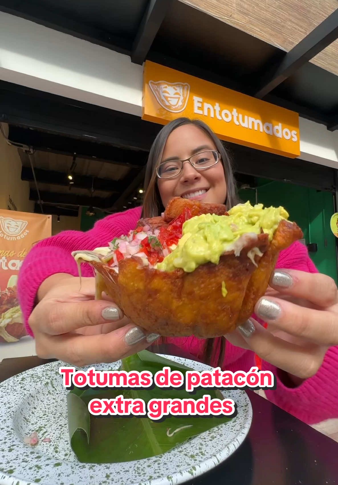 ¿Totuma de patacón? Esta genialidad la probé en @Entotumados unas canastas grandes y crocantes de plátano rellenas de diferentes proteínas, toppings y salsas  ••••• 🍴Rocas suesca $32.900 🍴Tayrona $38.900 🍴Tierra Adentro $32.900 🍴Currulao $29.900 •••••• Entotumados 🏠 Cra 79 # 34A - 128 Laureles Mall Baratza  #Parasaborearse #medellin #patacones #laureles #restaurantesmedellin #Platanomaduro 