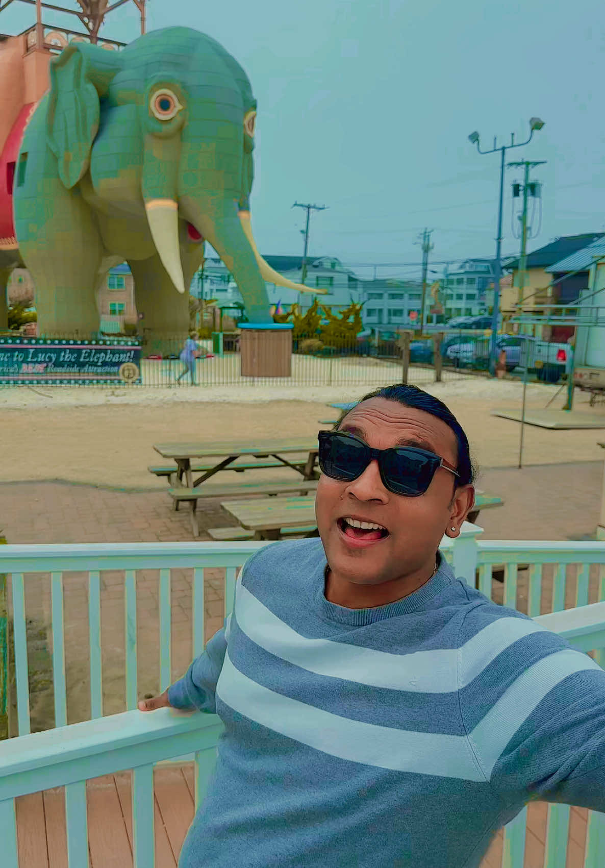 Chal chal mera hatti  🐘 #creatorsearchinsights #dureshthapa #rajeshhamal #nepaliinvegas #lasvegasnepali #teammtc #nepaliintiktok #chandanshah #vegastiktok 