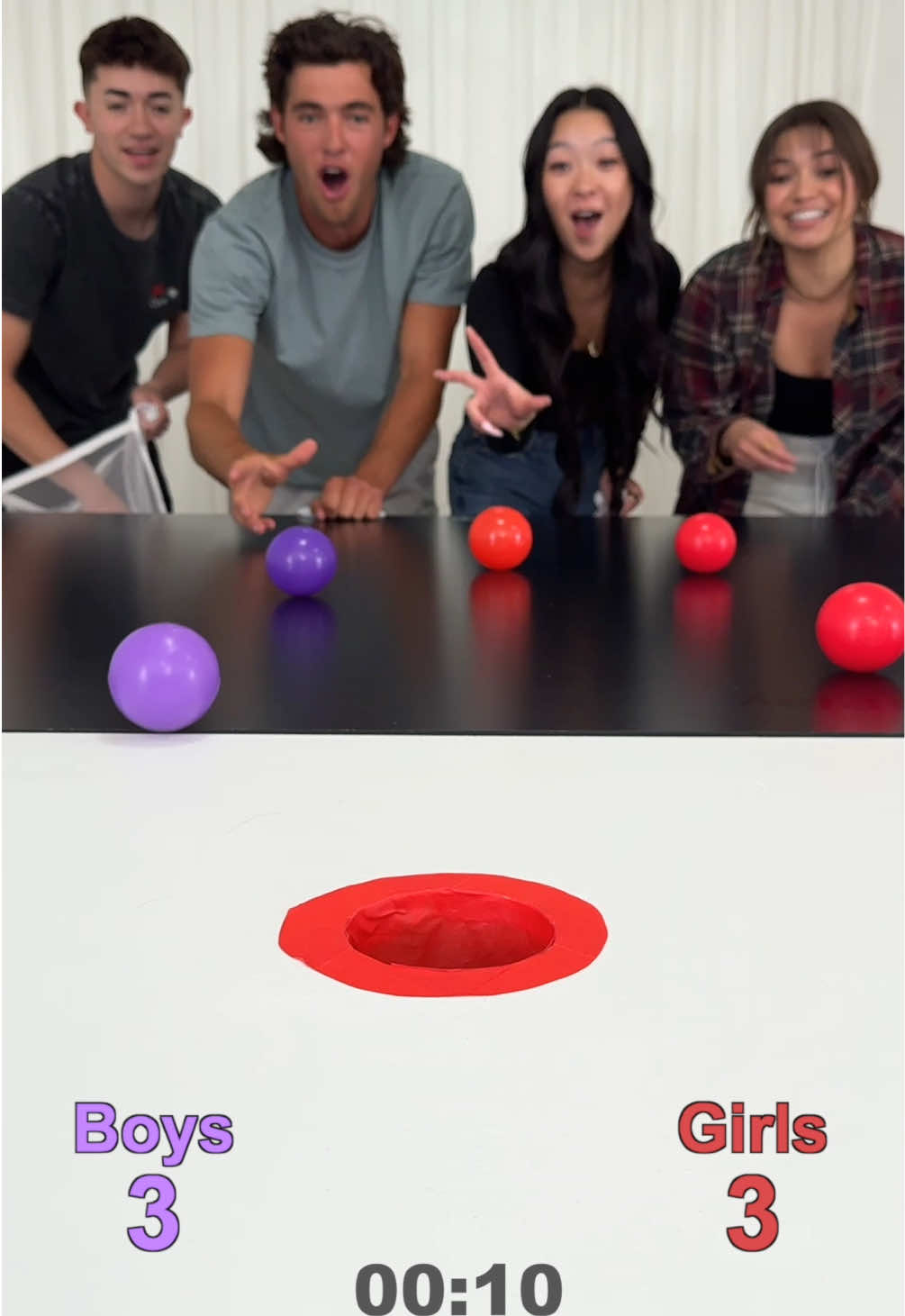 Which team can sink the most points?? Boys vs Girls #family #game #challenge 