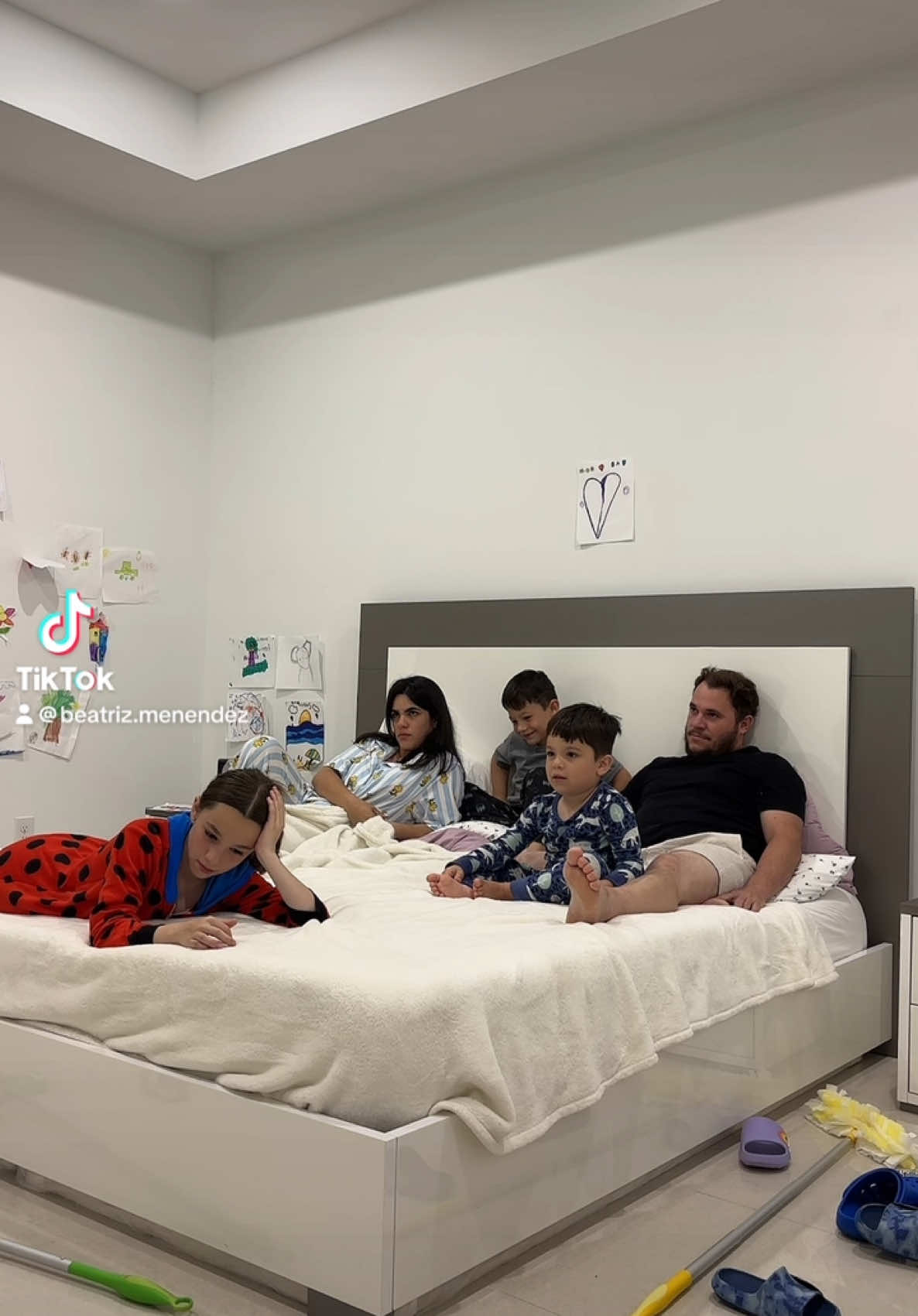 En nada me ayudan #FamilyFun #funnyvideos #fypシ #cubanosporelmundo 
