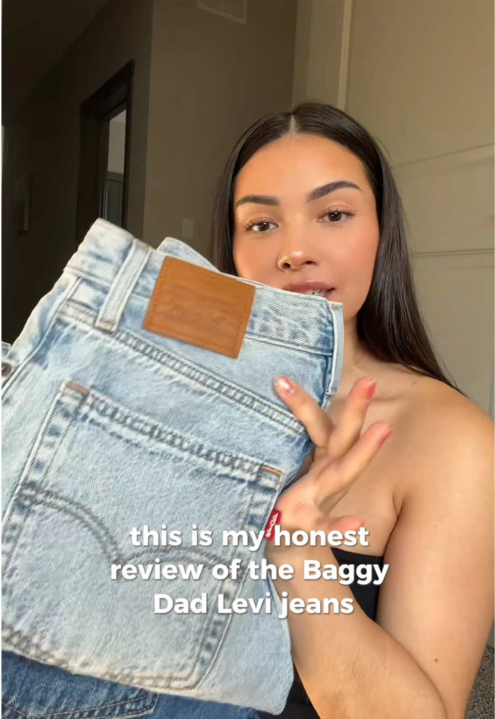 Baggy Dad Levi’s for summer >> #petitefashion #levis #petite #beautysecrets #review #foryou #jeansreview