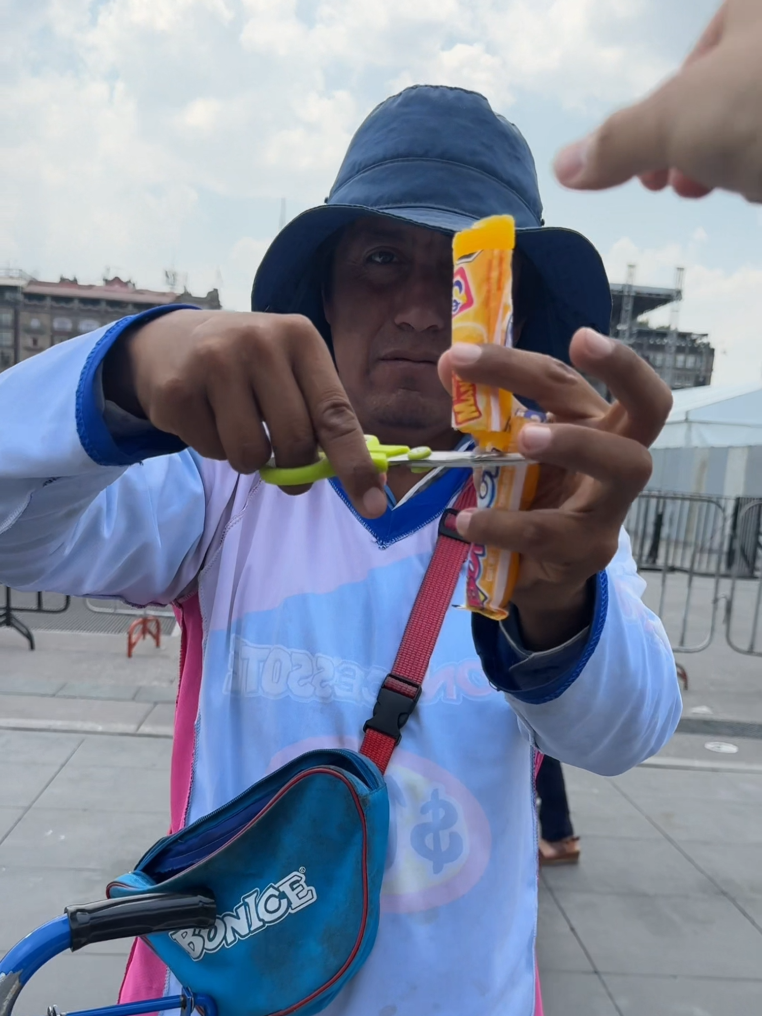 Dame $1 de BON ICE #mexico #curiosidades #entretenimiento