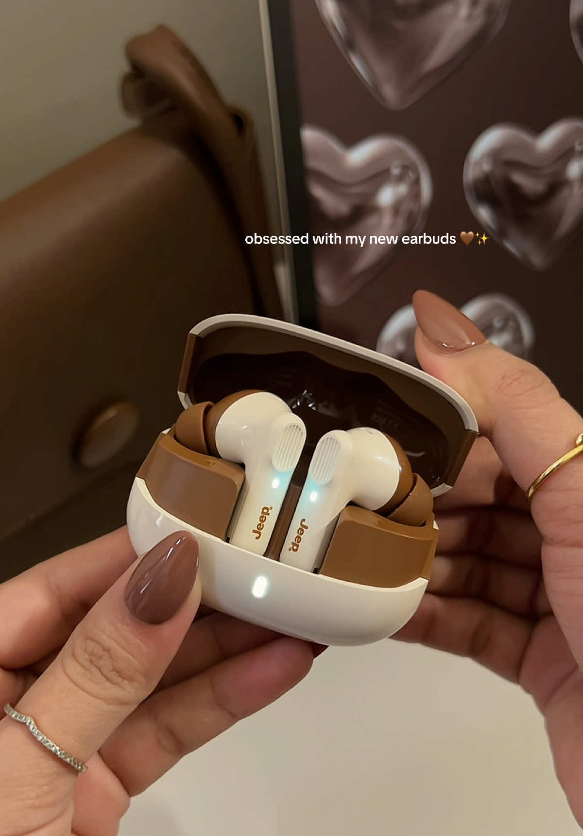 the colorrrrr 😩✨🤎 #fyp #fypph #wirelessearbuds #earbuds #earphones #ear #music #sounds #pinay #pinoy #paydaysale #giftideas #brownaesthetic #brown #beige #aesthetic #estetik #affordable 
