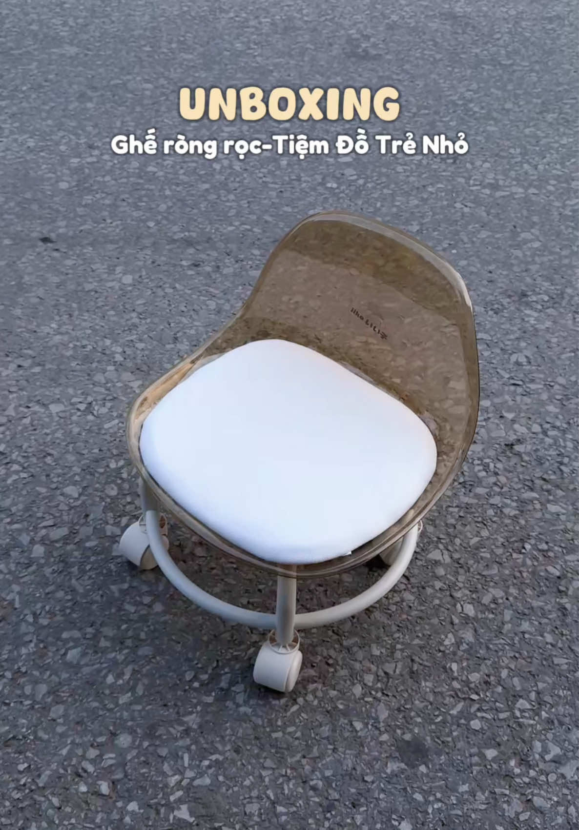 Hehe cưng quá, mí bà sắm về cho mẹ ngồi nhặt rau được nè #tiemdotrenho #gherongroc #gheembe #ghemini 