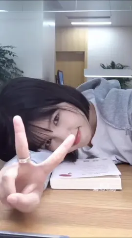Cứ xinh xắn đáng yêu như thế này..trẻ con cũng được..trưởng thành cũng không sao Chỉ là Em-Ai kia cũng sẽ Cưng chiều P/s:lại là 1 chiếc video cũ#yulongmiemie #于龙 #yulong #楊咩咩 #tamgiasieusungtoi #cp_h #tiktok #fyp 