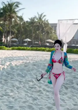 Vốn dĩ cái đẹp không thể ghi hình  Vì nó nằm trong đôi mắt của kẻ si tình…👌