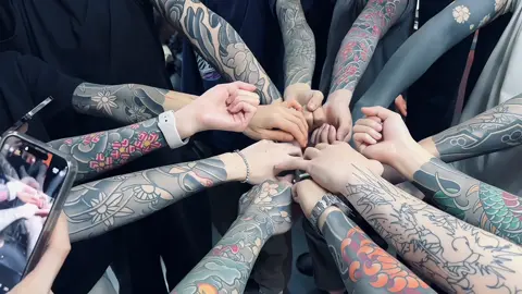 Đưa tay đây nào , Xăm thôi anh em Japan 🇯🇵🇯🇵 #anhthomayjapan #xamhinhtaikobe #nhatcotattoo #kobe  𝐓𝐔̀𝐍𝐆 𝐓𝐎𝐊𝐘𝐎 𝐓𝐀𝐓𝐓𝐎𝐎  