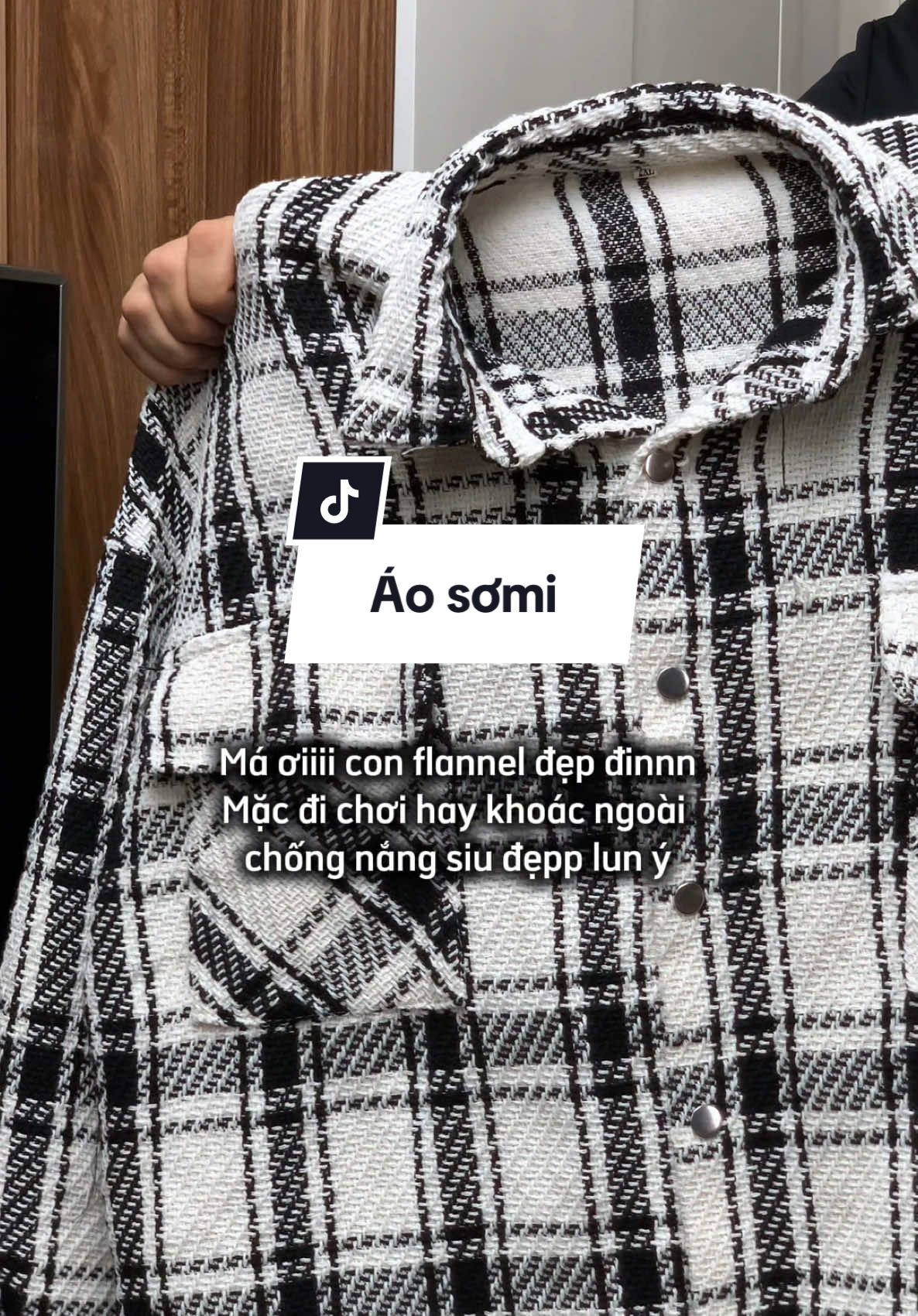 Má ơiiii con flannel đẹp đinnn, mặc đi chơi hay khoác ngoài chống nắng siu đẹpp lun ý #outfit #somi #flannel 