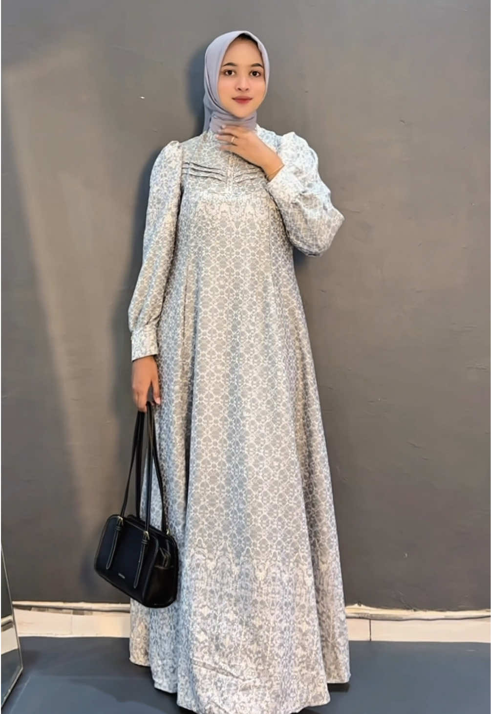 Civara bahan adem model elegant simple banget #nadheera_luxury #foryoupageofficiall #dresskondangan #gamiskondangan #gamiskekinian 