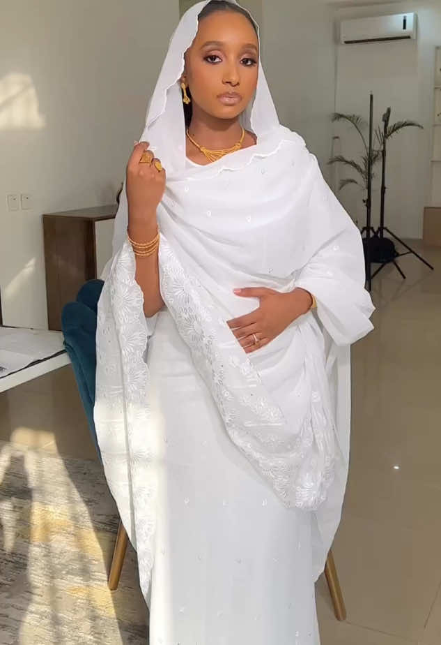 Lace Lafayas disponible pour vos dots et cérémonies de mariage  •••••••••••••••••••••••••••••• Whatsapp: +22777837583 •••••••••••••••••••••••••••••• #laffaya #niamey #niger #nigertiktok🇳🇪🤭🌹laisse💟❤️ #niameytiktok #foryoupage❤️❤️ #pourtoi #fashioninspiration #saharistyle #lafaya #sudanese_toub #sudanesetoub #melhfa #sahari #dampé #CapCut #saharimariee #bridemaids #bridemaidsdress #filledhonneur 