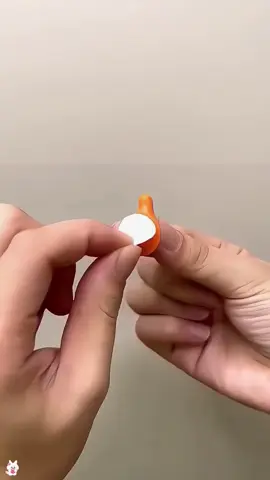 Z7 Gantungkan kunci Anda, gantungkan sikat gigi Anda, gantung di mana saja, gantungan jempol yang terlihat bagus dan berfungsi dengan baik, dan tangan-tangan kecil akan senang melihatnya.