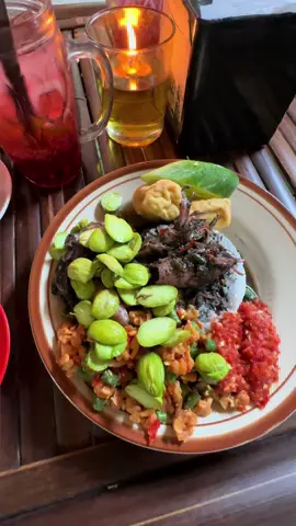 Kalau ke malang wajib bgt ke sego sambel cak uut😍 #segosambelcakuut #kulinermalang #kulinerviral #ttpetualangnewbie 