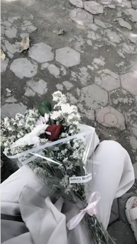 cwek mandiri ya gini beli fresh flowers sendiri hehe #fypシ゚ #fyp #xcyzba #freshflowersbouquet #freshflowers #berandatiktok #fypage #xybca #jatirogo24jam #tuban24jam 