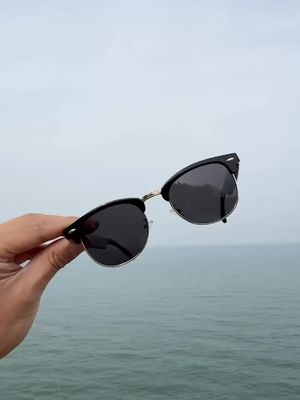 Smart wireless bluetooth sunglasses, Listen to music, pick your calls with this wireless sunglasses