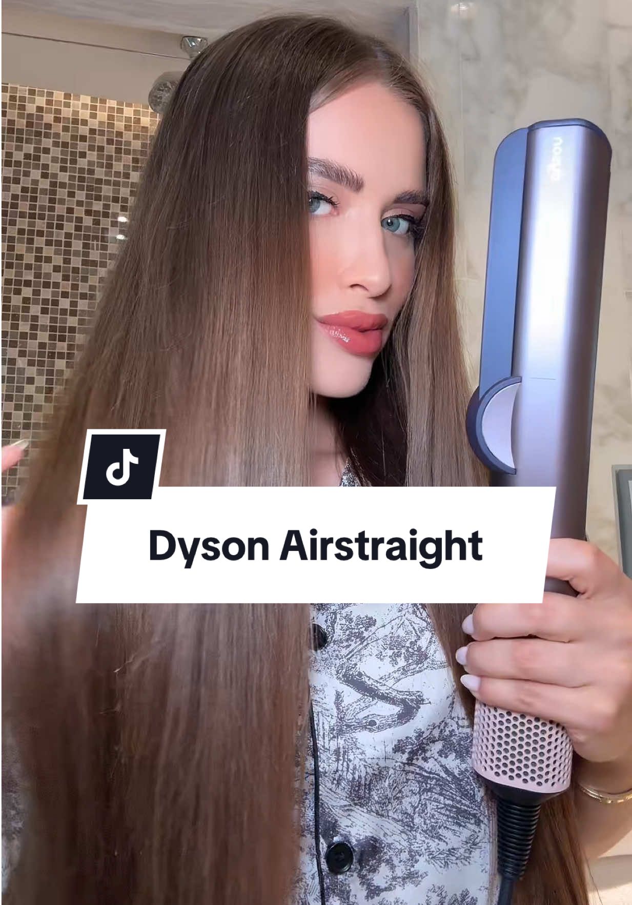 High-maintenance girlies use only the best and the Dyson Airstrait™️ in Jasper Plum is that girl. Powered by airflow, not heat, it styles fast with less damage, giving you sleek, healthy hair without compromise. Obsessed with how effortless it is to use! ✨🤍💜 @dyson_arabia #Dyson #dysonairstrait #hair #hairtok #healthyhair 