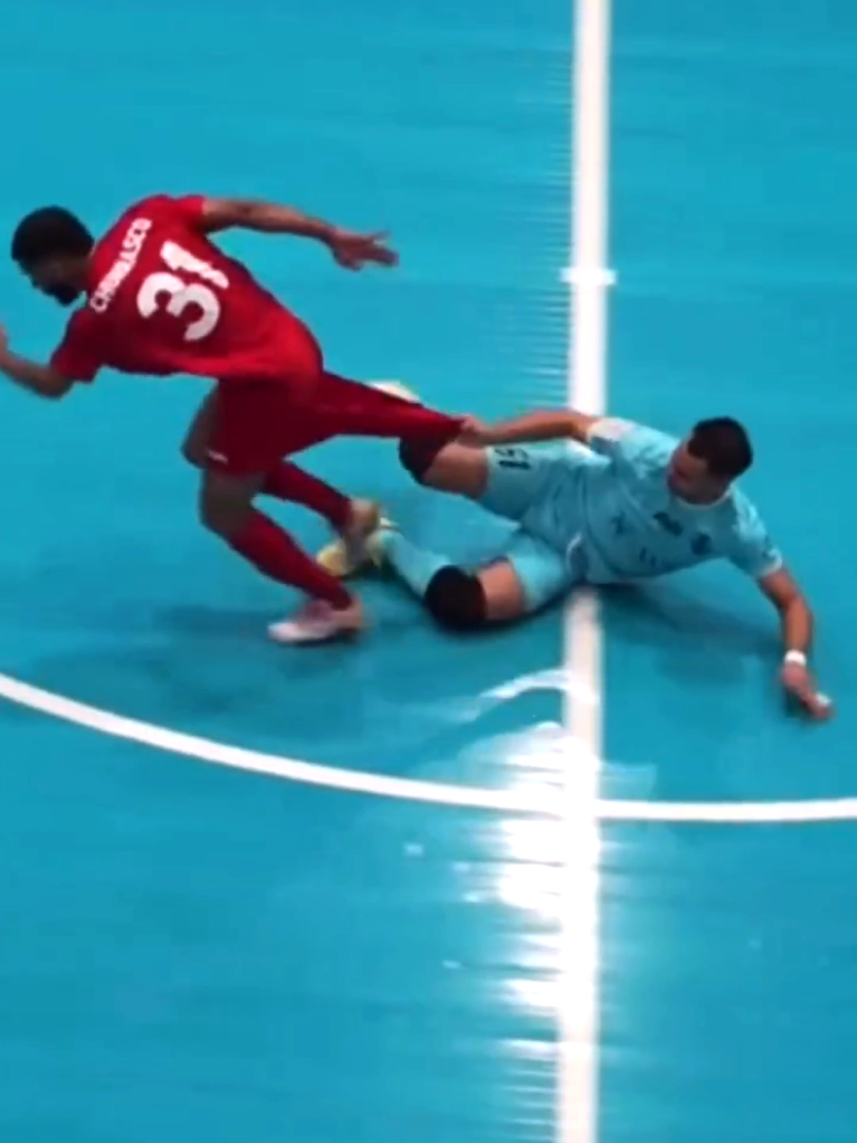 bahan celananya bagus nih 😭😁 #futsal #futsalindonesia #fyp #funnymoments 