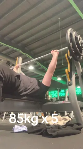 85 x 5 (last week) #gym #fat #foryou #fyp #strong 